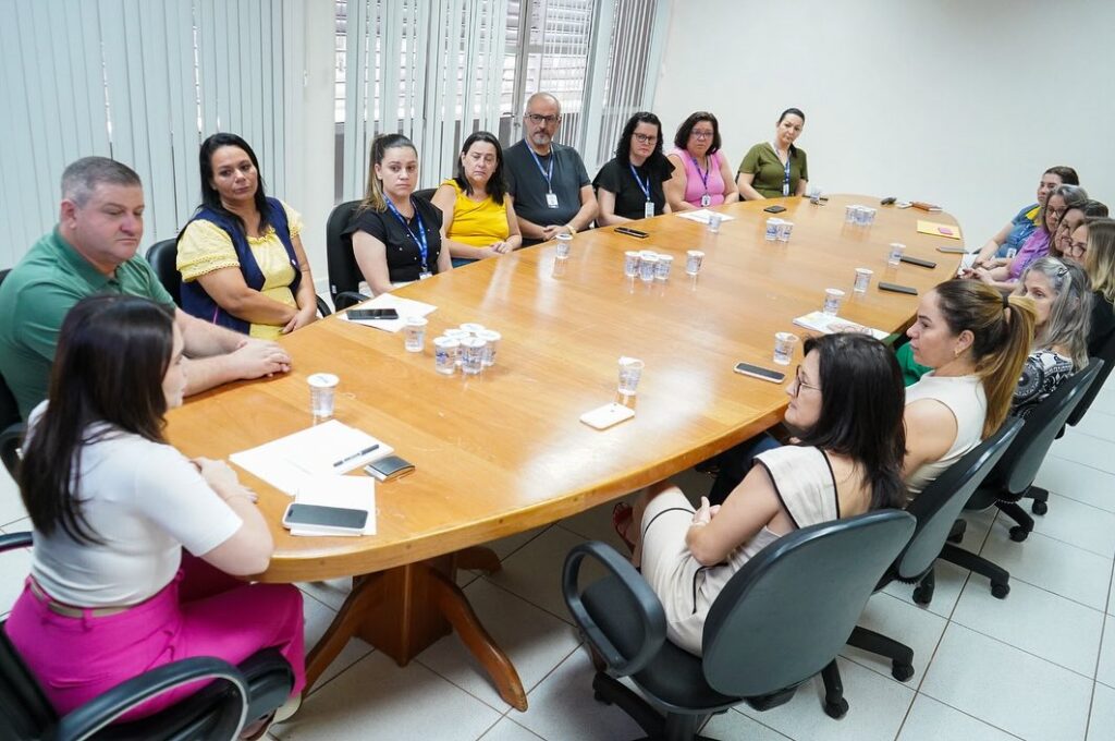 Reunião de avaliação de resultados e anúncio de novos investimentos para a  Educação
Na manhã desta sexta-feira, 6, a prefeita Karla Galende e o vice