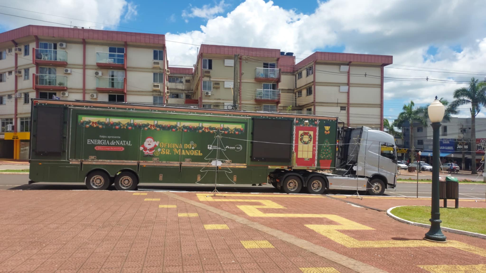 Carreta Energia de Natal chega a praça Ângelo Darolt hoje 🎄✨