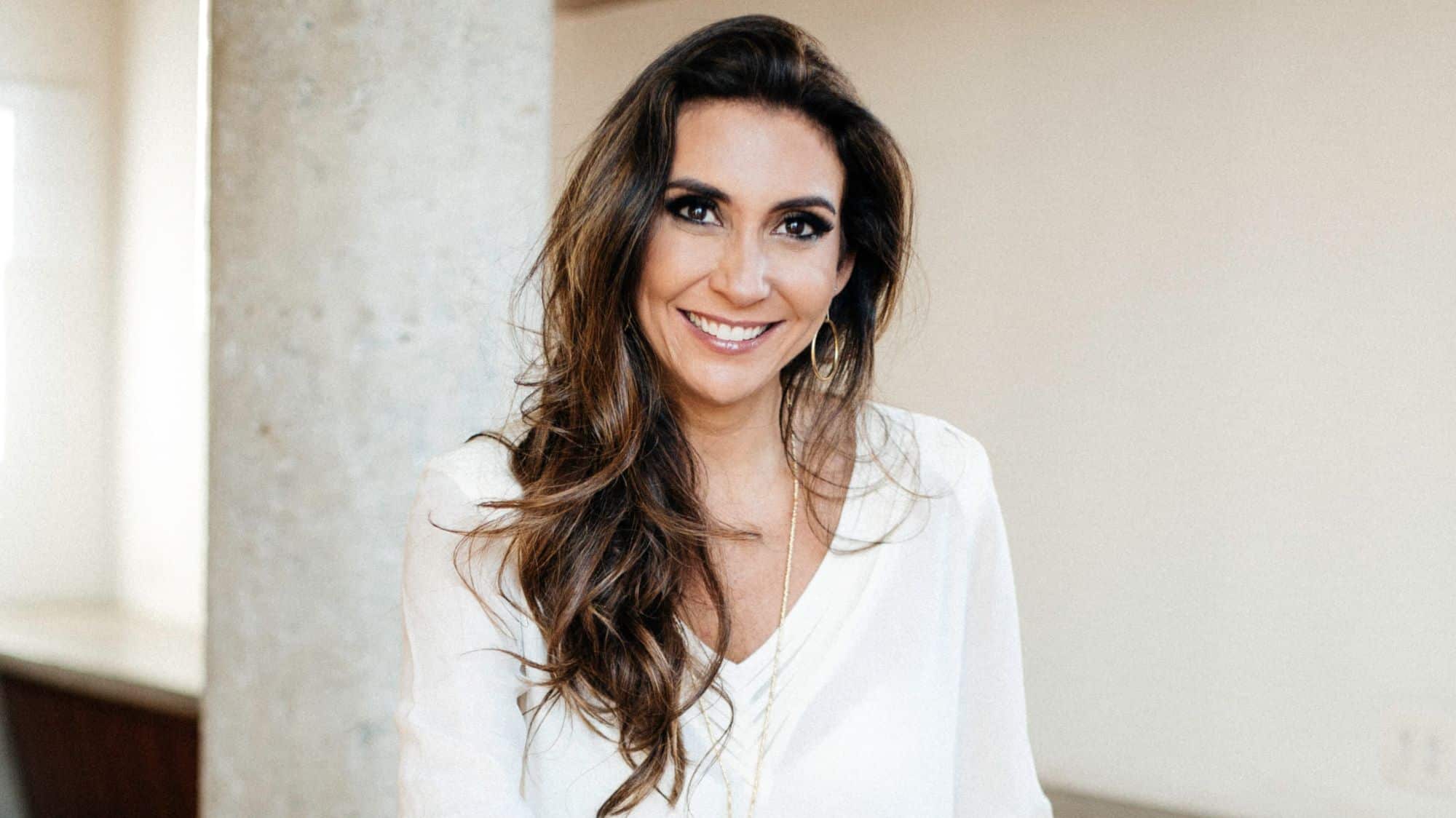 Fabiana Guntovitch analisa a pressão das redes sociais e a felicidade