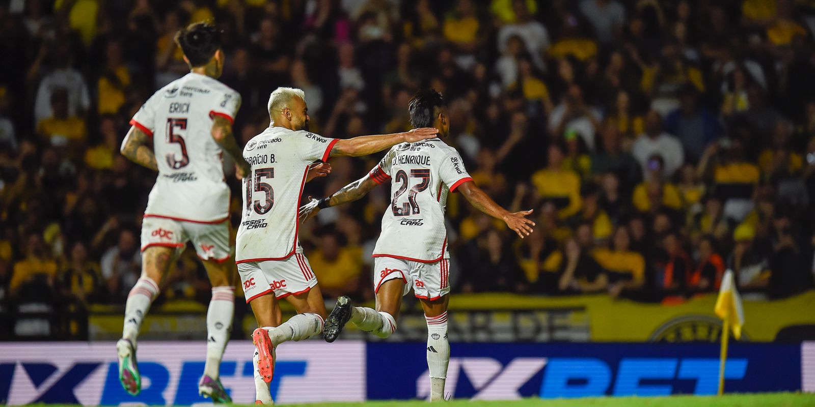 Criciúma à beira do rebaixamento após derrota para Flamengo