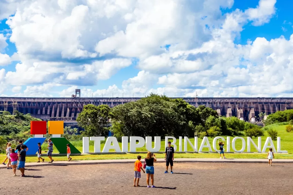 Itaipu Binacional: Horários Especiais de Turismo e Destaques da Produção de Energia