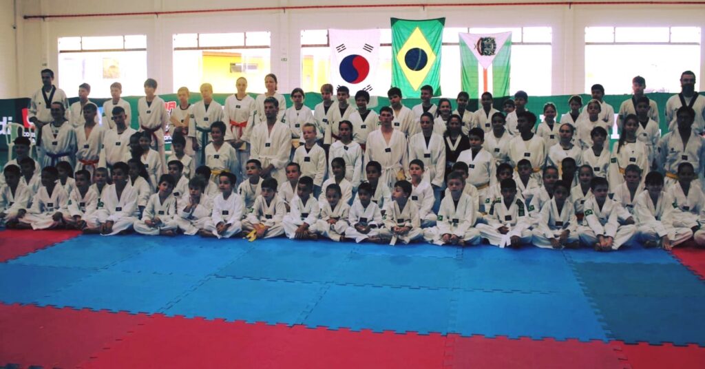 Aulas de taekwondo

As aulas de taekwondo do projeto Esporte para Todos retornam em fevereiro, a partir do dia 3, em Marechal Cândido Rondon.
Realizad