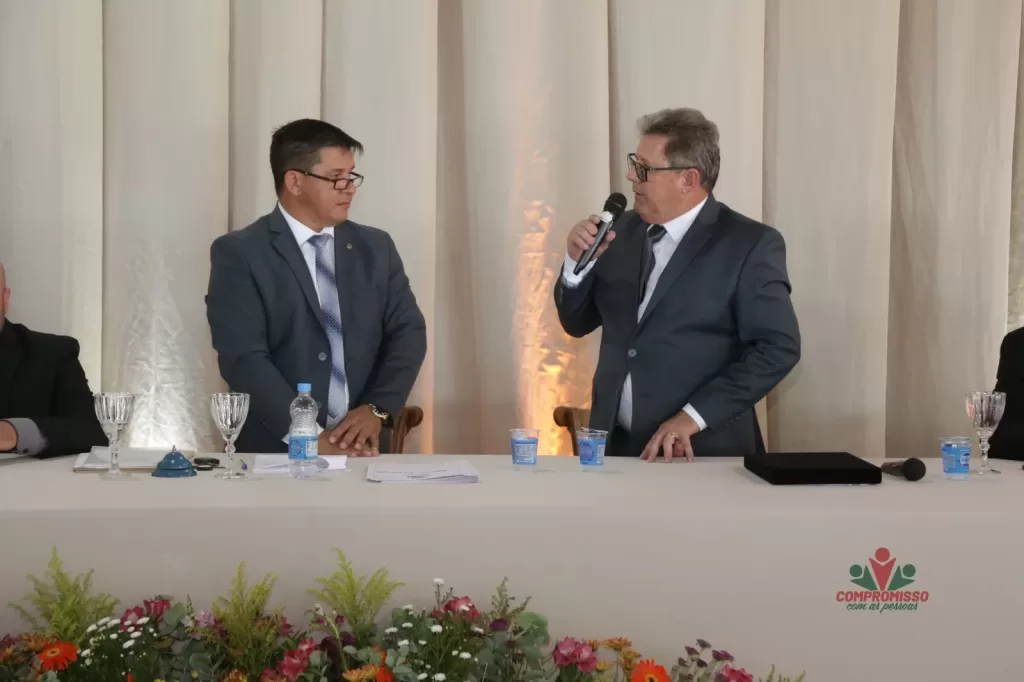 Ferrari e Chenho tomam posse para segundo mandato consecutivo

O início de 2025 foi marcado pela posse do Prefeito e vice eleitos no último dia 06 de