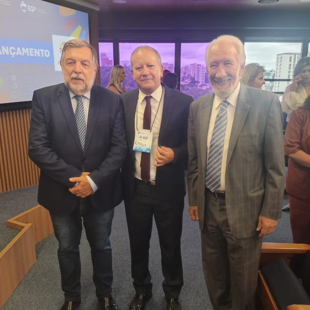 Santa Terezinha de Itaipu presente no lançamento do PROSPERA!"

Hoje, nosso município marcou presença na solenidade de lançamento do PROSPERA, um prog
