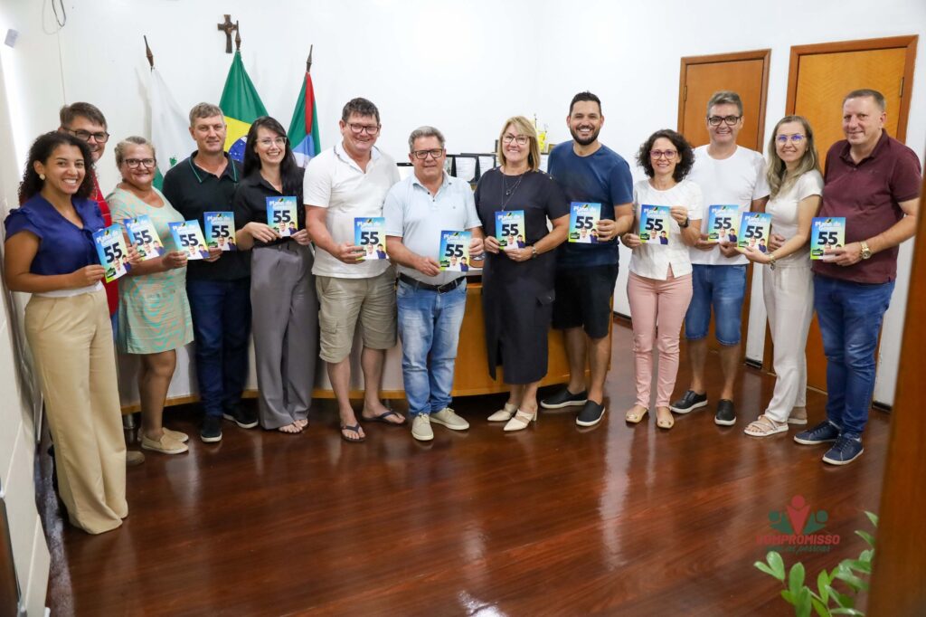 Ferrari e Chenho divulgam nomes dos secretários municipais para nova gestão

Nomeação de 04 secretários ocorre no dia 13 de janeiro e dos demais no di