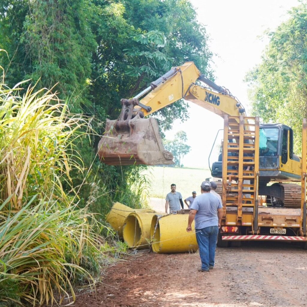 Início do ano com muito trabalho!!!
Na manhã desta sexta-feira (10), técnicos da Secretaria de Obras e Serviços Públicos de Santa Terezinha de Itaipu