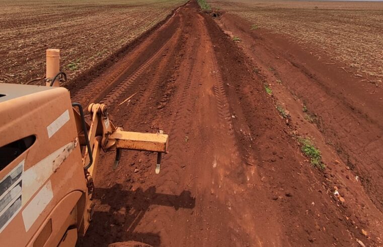 Estrada Figueira em Terra Roxa passa por melhorias! 🚜🛣️