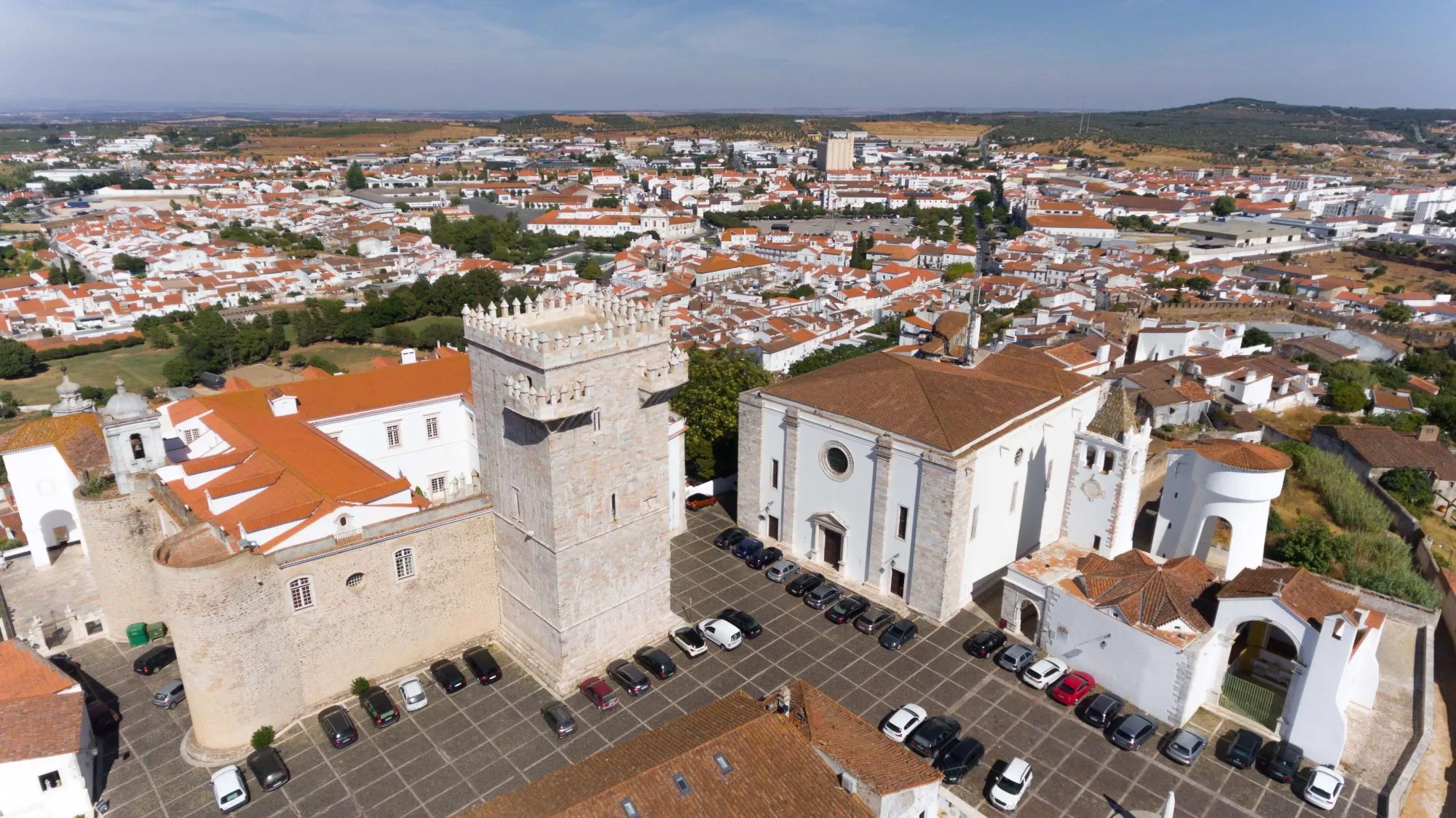 O que fazer em 24h em Estremoz: descubra a “cidade branca” 🏰✨