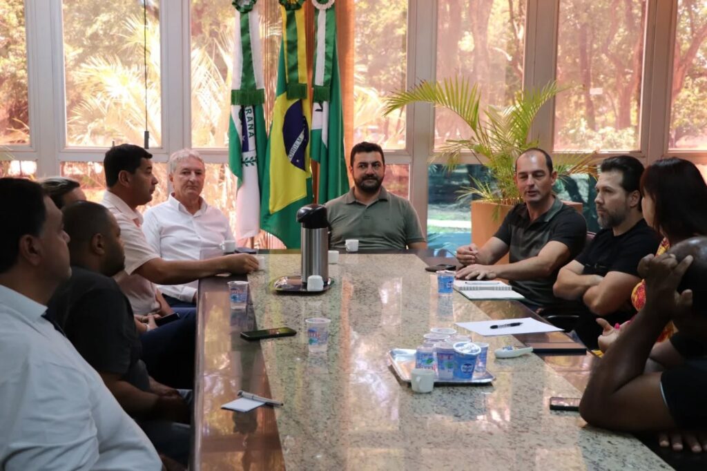 Reunião discute reestruturação de políticas públicas para o paradesporto a nível municipal

Em reunião realizada nesta segunda-feira, dia 03, entre re