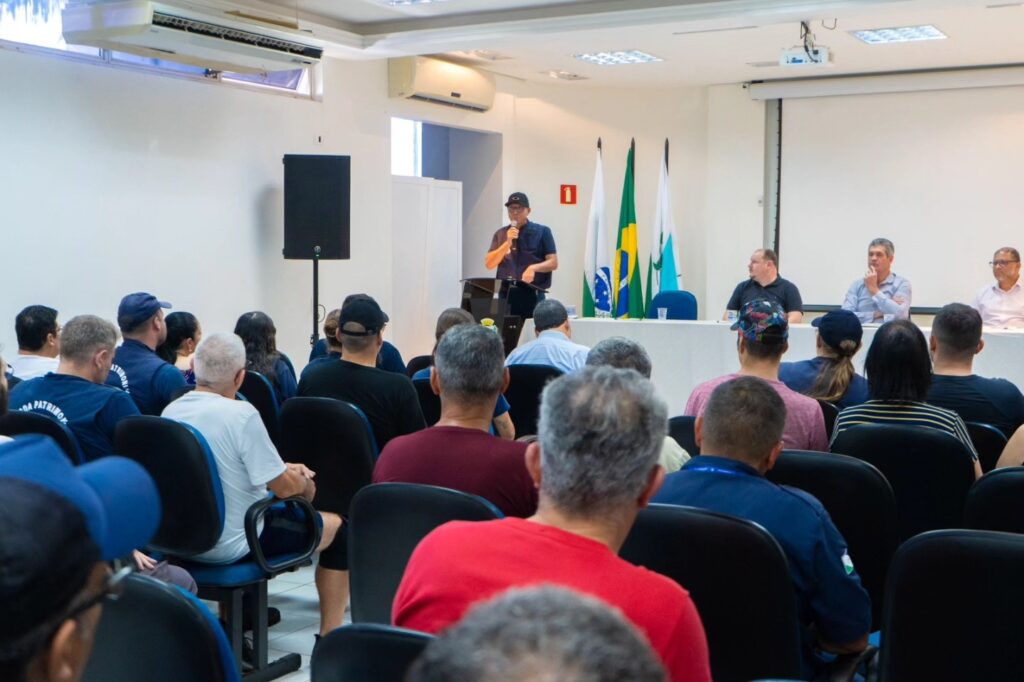 Na tarde desta segunda-feira (10), servidores da Guarda Patrimonial de Santa Terezinha de Itaipu participaram de uma reunião de alinhamento com o dire