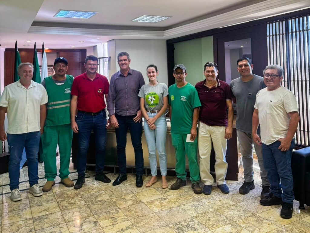 Comitiva de Tavapy, do Paraguai, conhece modelo de gestão da Acaresti

O intendente (equivalente a prefeito) do município de Tavapy, no Paraguai, Teóf