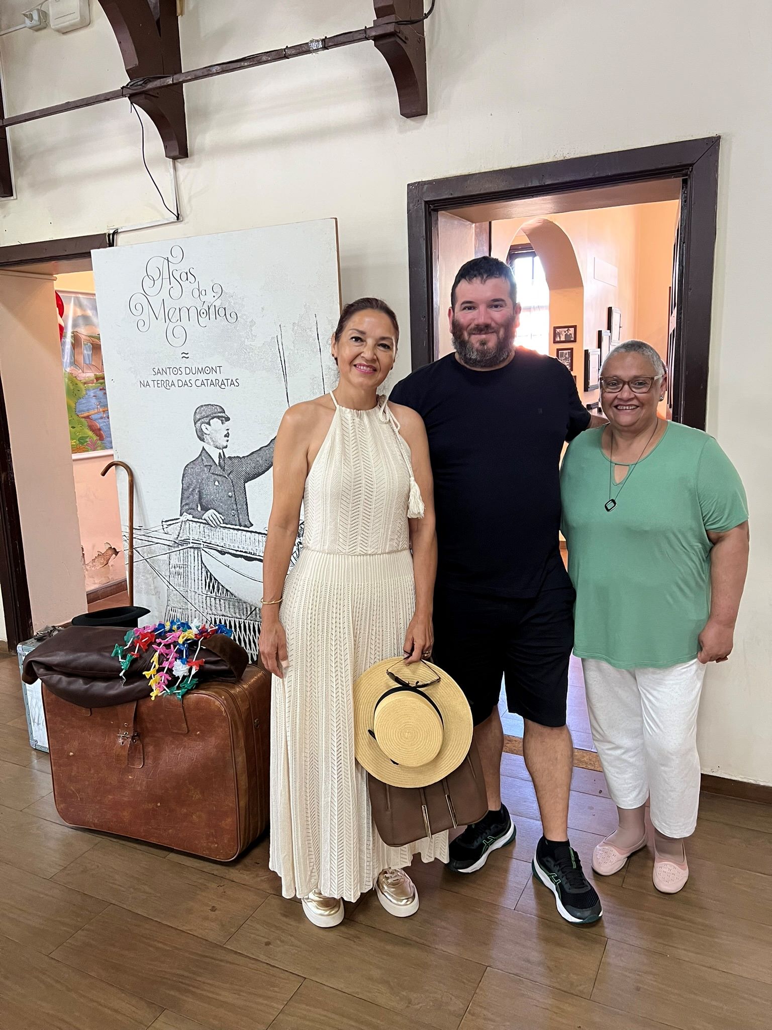 Descendentes das familias que estiveram com Santos Dumont em Foz do Iguacu tambem serao guias da exposicao aos sabados. Foto Manu Somavila