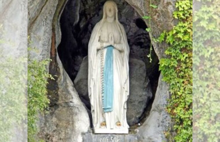 Nossa Senhora de Lourdes: A Intercessora dos Doentes e Pecadores