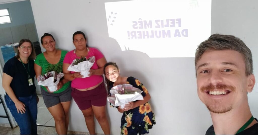 Recentemente, foi realizado no distrito de Porto Mendes o primeiro encontro com as famílias que integram o Serviço de Proteção e Atendimento Integral