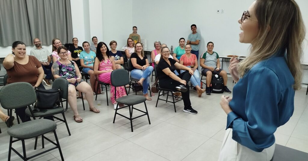 Palestra “Neurociência, Sono e Bem-estar” é ministrada para professores da rede pública municipal

A prefeitura de Marechal Cândido Rondon, através da