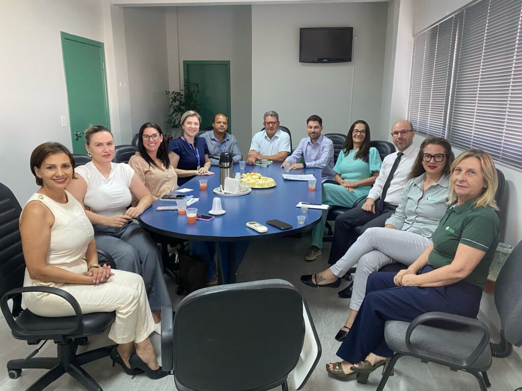 Diretoria do CISI se reúne com representantes da Prefeitura de Santa Terezinha de Itaipu

O Consórcio Intermunicipal de Saúde Iguaçu (CISI) é formado