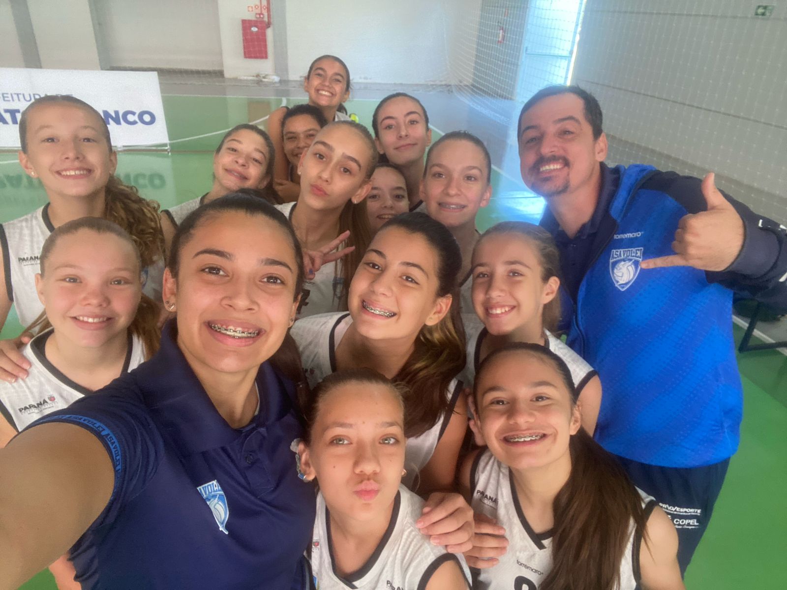 ASAVOLEI Sub-14 sobe para Série B com 100% de aproveitamento 🏐