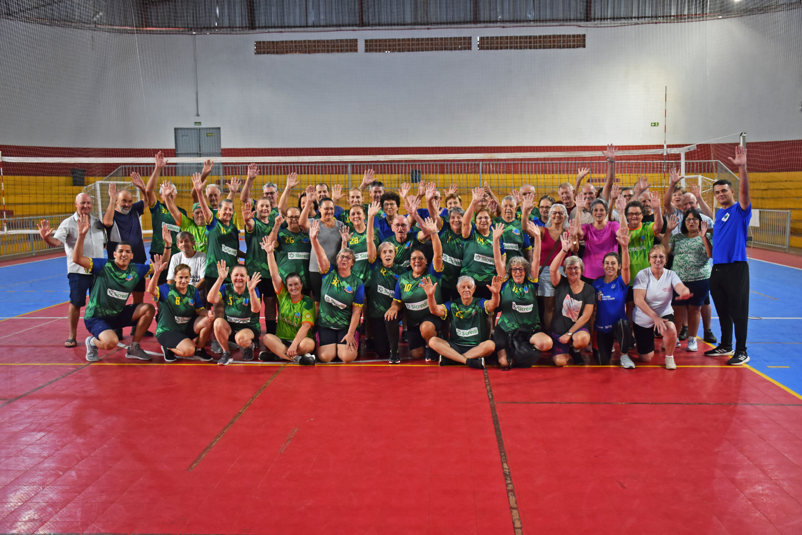 Intercâmbio esportivo anima a terceira idade em São Miguel 🏐🎉