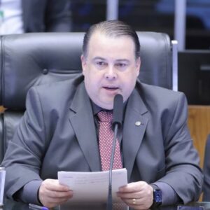 Comissão aprova isenção de aparelhos celulares das taxas de fiscalização do Fistel - Notícias