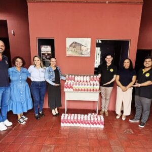 Guaíra arrecada mais de 100 litros de leite em espetáculo e doa à APMI

O Município de Guaíra, por meio da Secretaria de Turismo, Esporte e Cultura, v