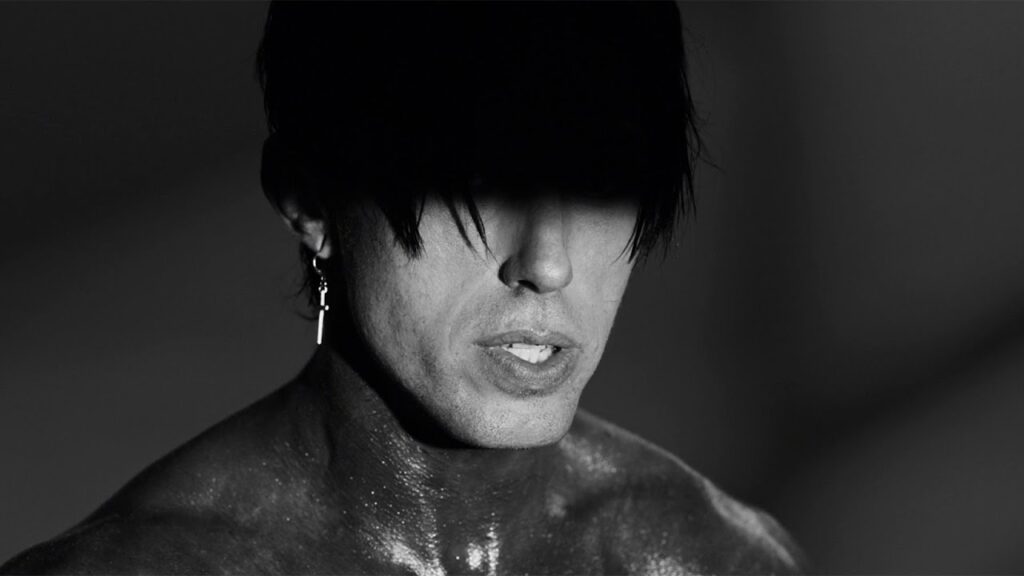 Falling In Reverse - "God Is A Weapon"