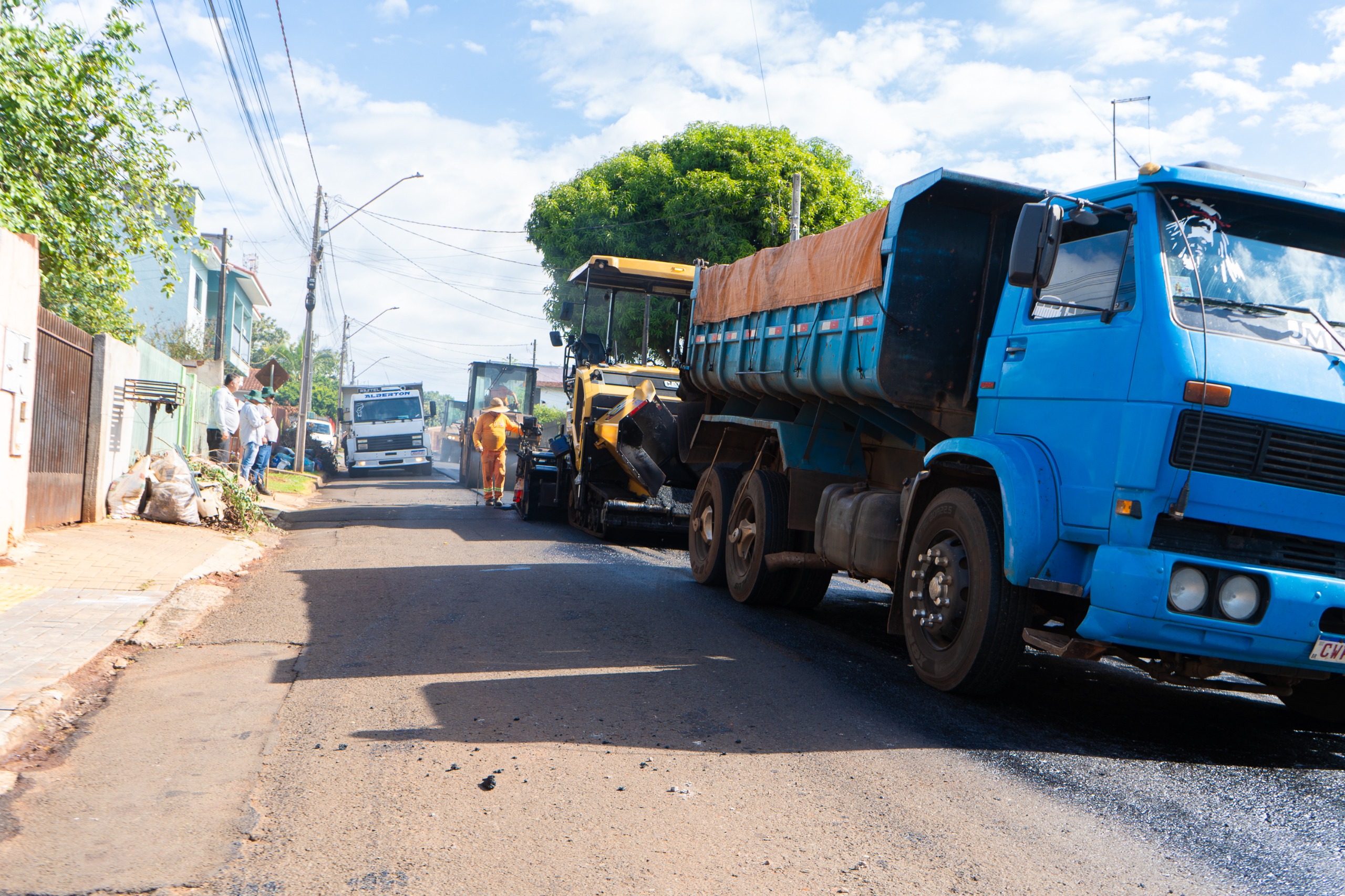 Santa Terezinha de Itaipu inicia recapeamento em 13 vias urbanas