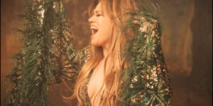 Kelly Clarkson - Where Have You Been (Official Music Video)