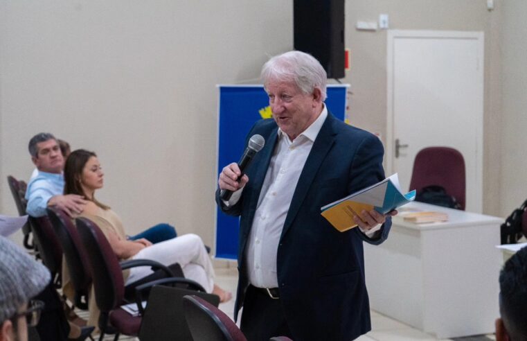 Gestão pública eficiente: Santa Terezinha realiza capacitação com professor Claudino