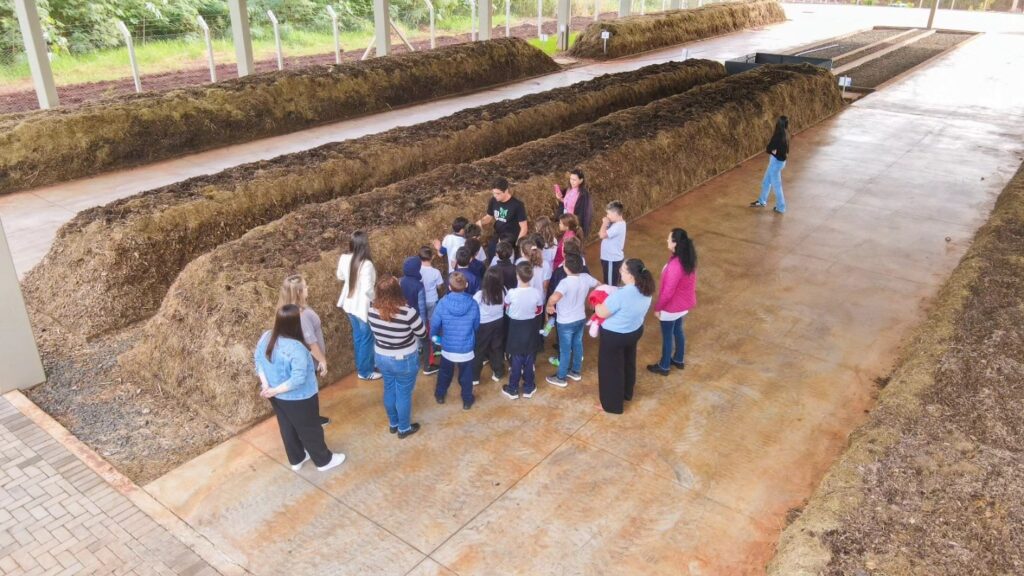 Estudantes da rede municipal de Santa Terezinha de Itaipu visitam UVRO
 
Alunos da rede municipal de ensino de Santa Terezinha de Itaipu realizaram um