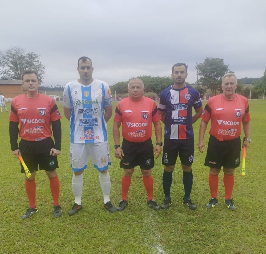 Com dois pênaltis na reta final, Pacuri e Celeste empatam e esquentam briga no g4
