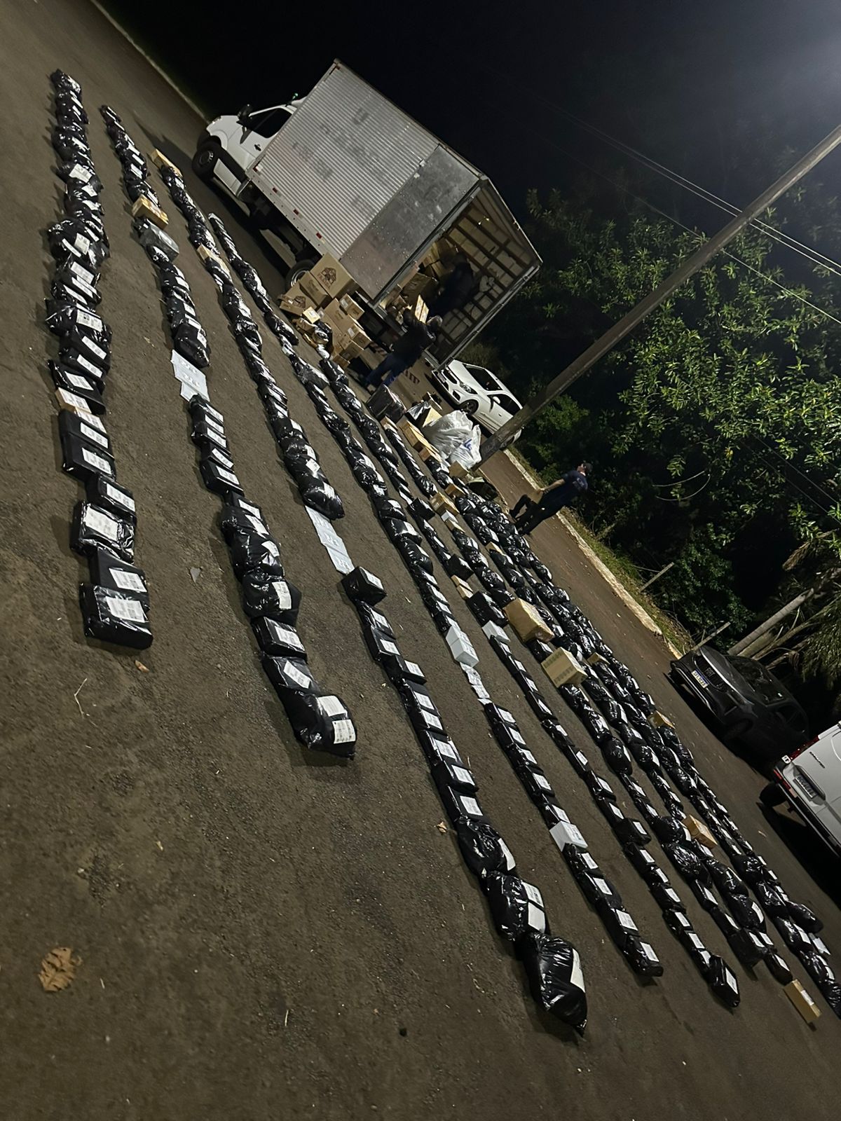 Receita Federal apreende em STI R$ 100 mil em mercadorias irregulares