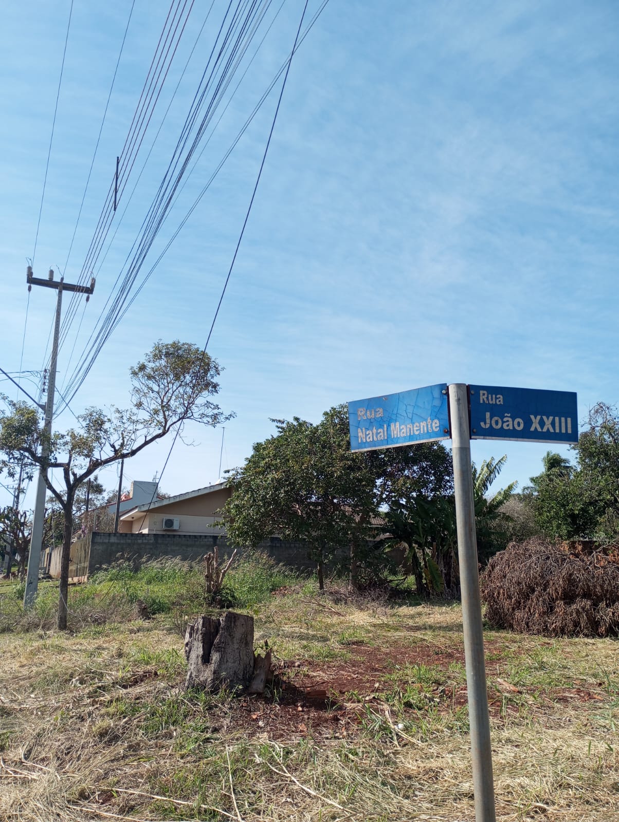 Fios soltos em Santa Terezinha de Itaipu: quem deve consertar?