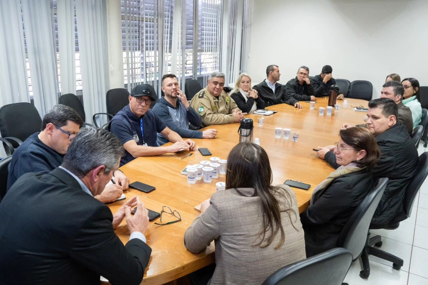 Prefeito discute segurança com forças policiais de Santa Terezinha