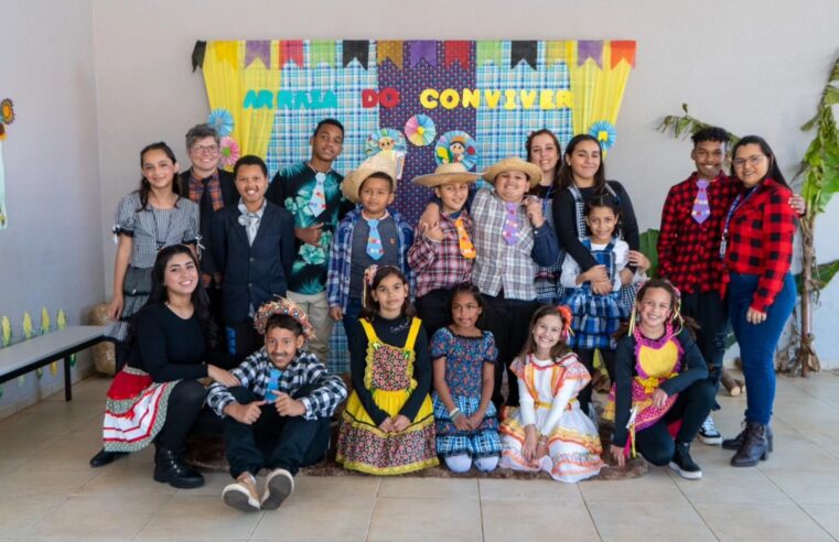 Festa Julina do SCFV anima participantes com música, dança e tradições