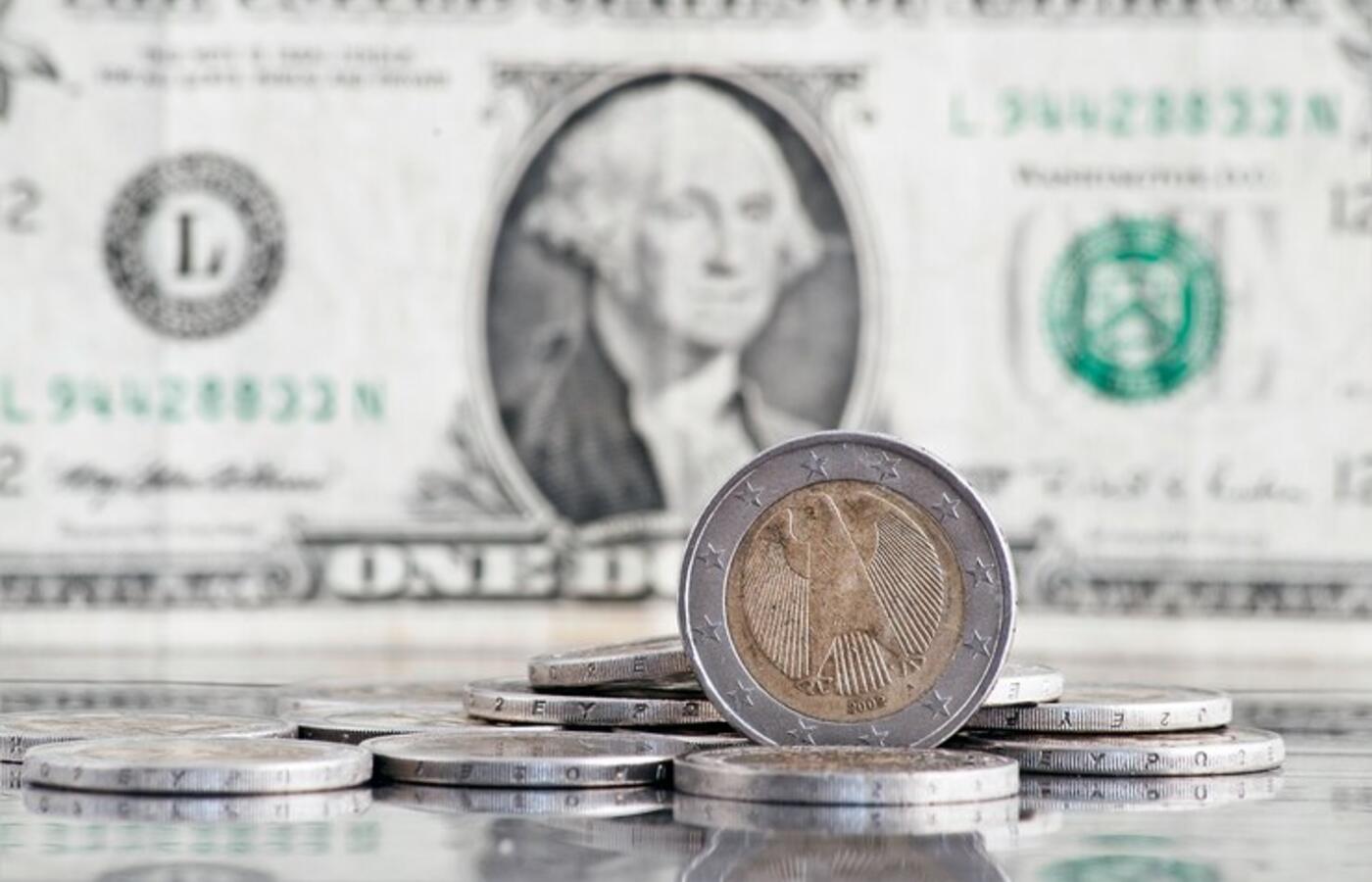 Cotação do dólar dispara e fecha em R$ 5,47 com guerra comercial