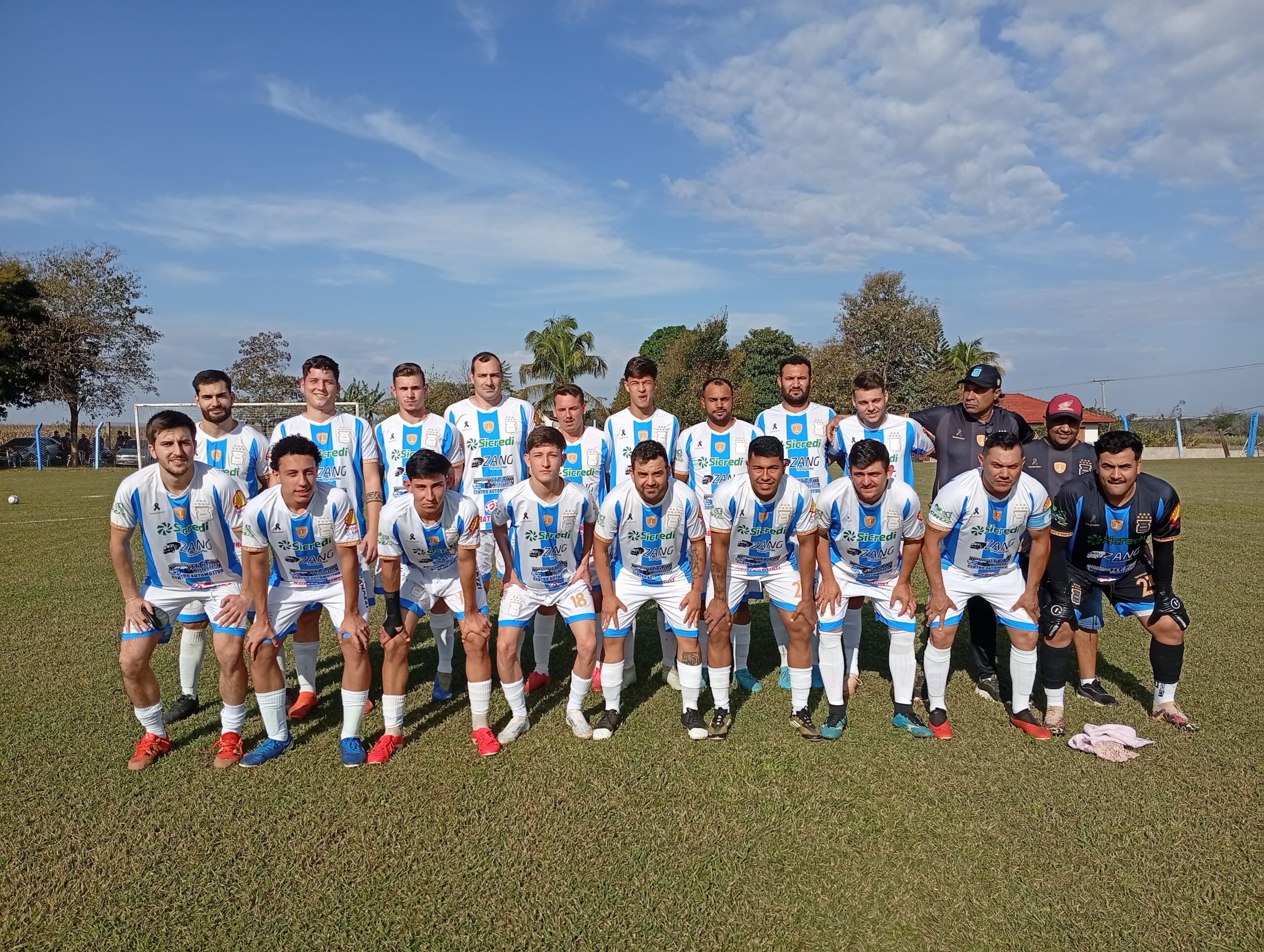 Celeste vence Nacional por 2×1 em jogo com expulsões e pênalti perdido
