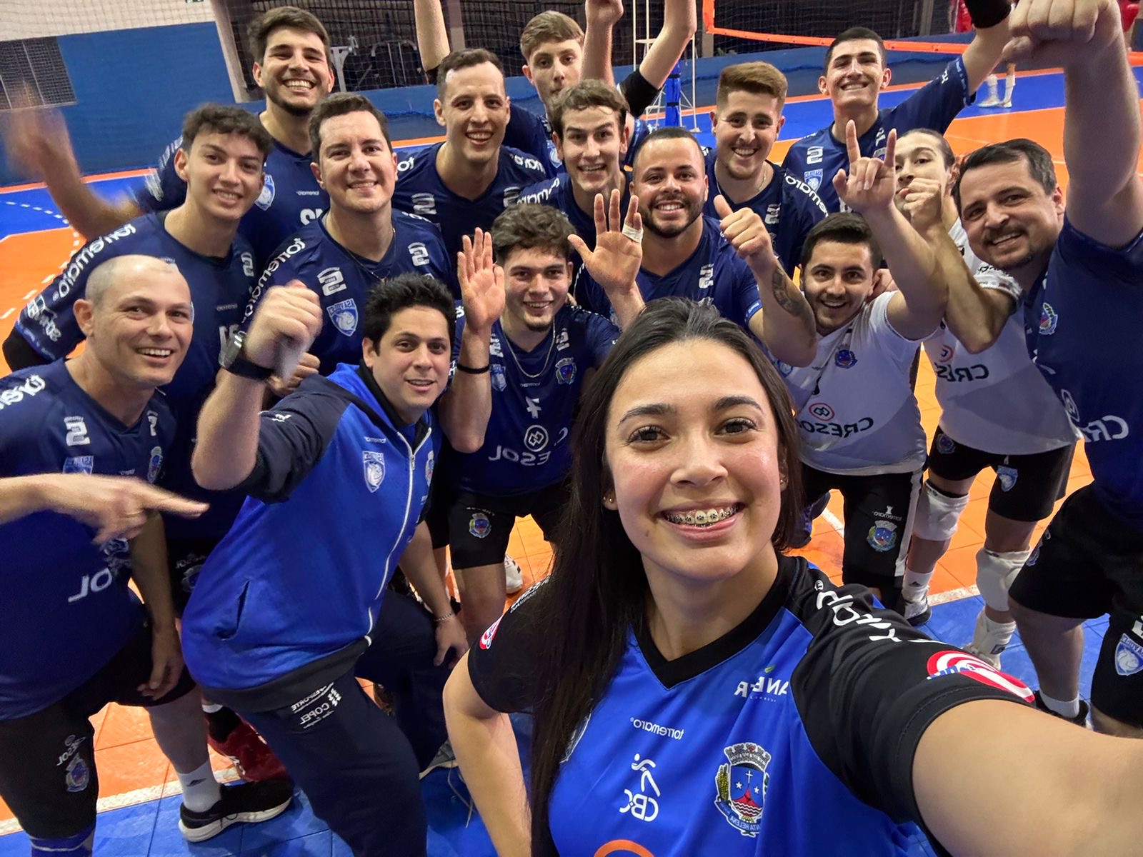 Santa Helena/ASAVOLEI vence Foz e vai à final dos Jogos Abertos