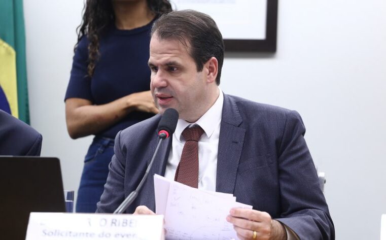 Comissão aprova punição para assédio bancário contra aposentados e beneficiários