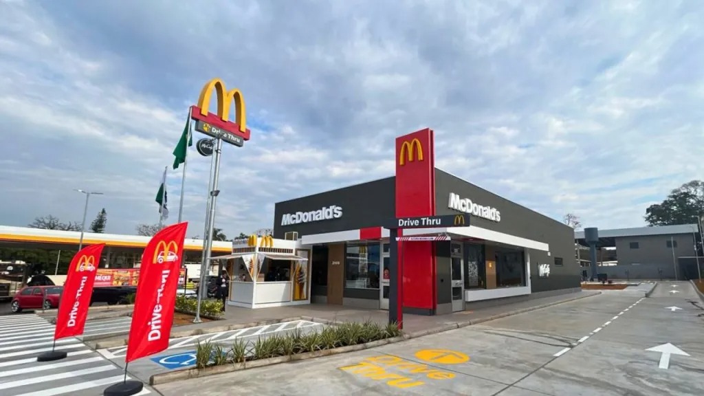 McDonald’s abre 4ª unidade em Foz do Iguaçu e gera 45 empregos