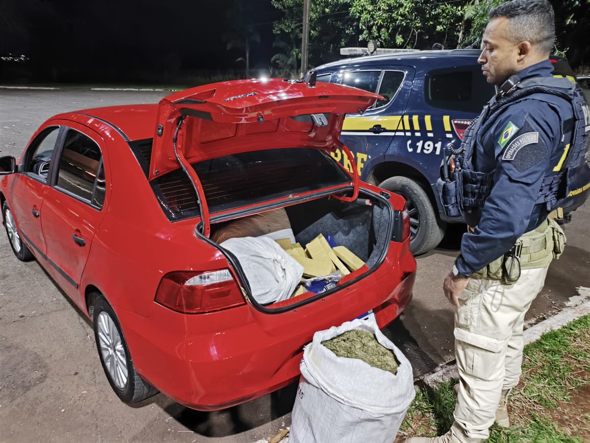 PRF apreende 80 kg de maconha em Santa Terezinha de Itaipu