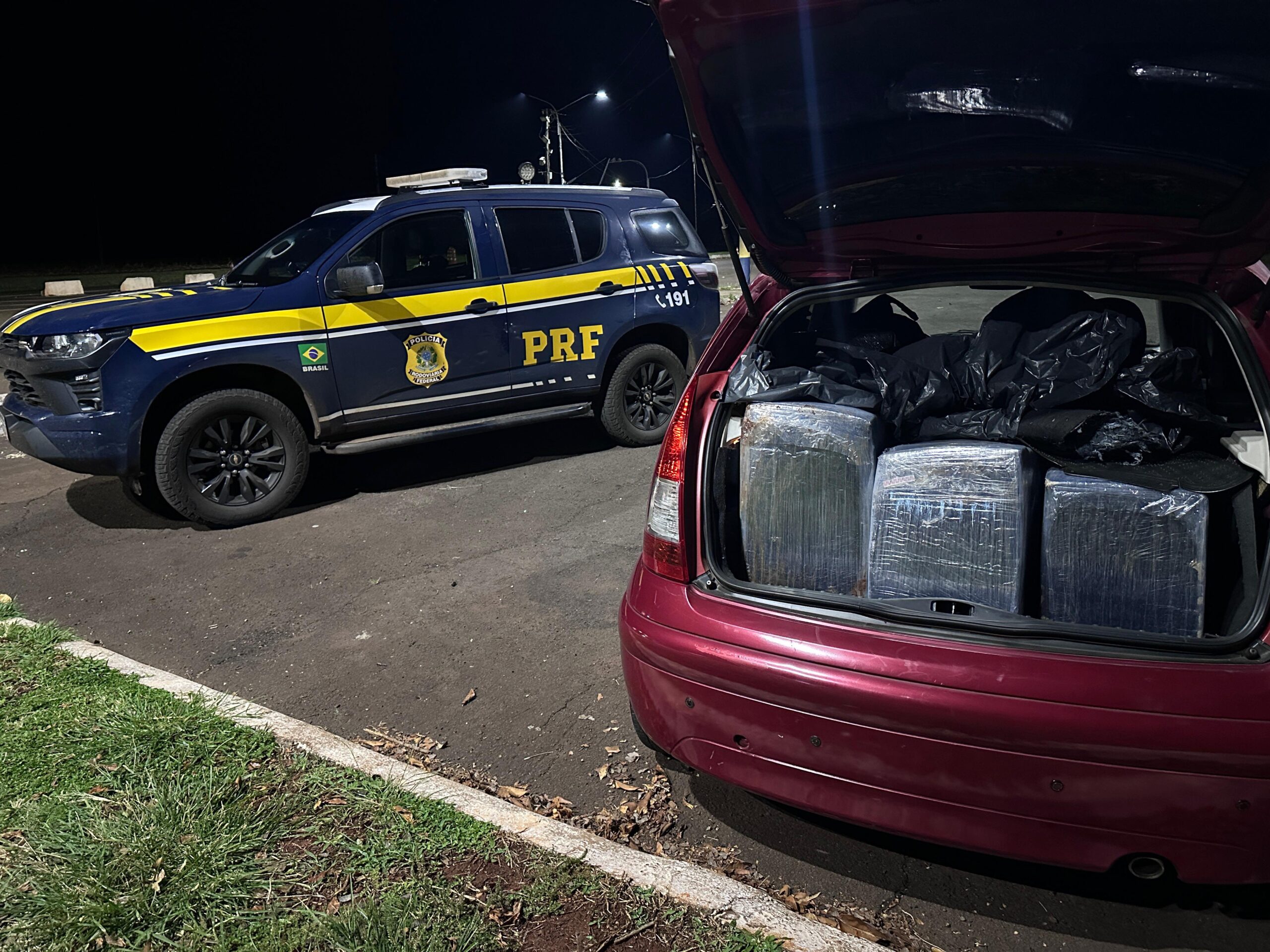 PRF apreende 416 quilos de maconha na BR-277