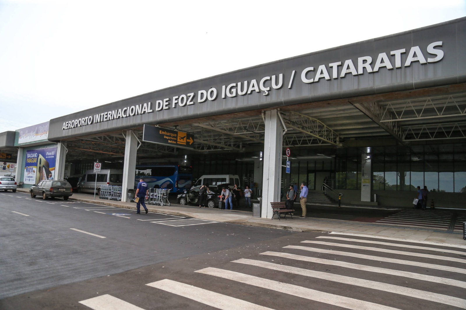 Foz do Iguaçu terá 64 voos extras na temporada de verão 2025/2026