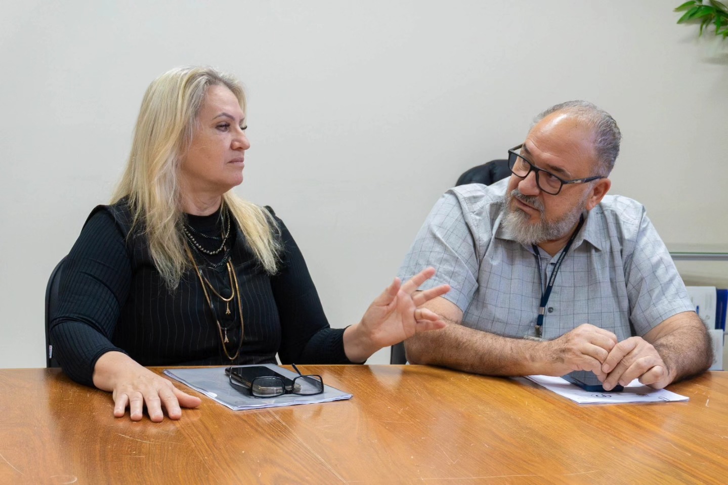 Reforma do Colégio Carlos Zewe Coimbra é autorizada em Santa Terezinha 3 Autoridades assinam ordem de serviço em Santa Terezinha de Itaipu