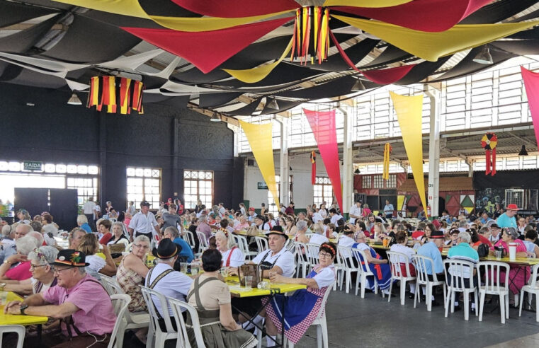 Tarde Alemã em Marechal Cândido Rondon reúne idosos na Oktoberfest