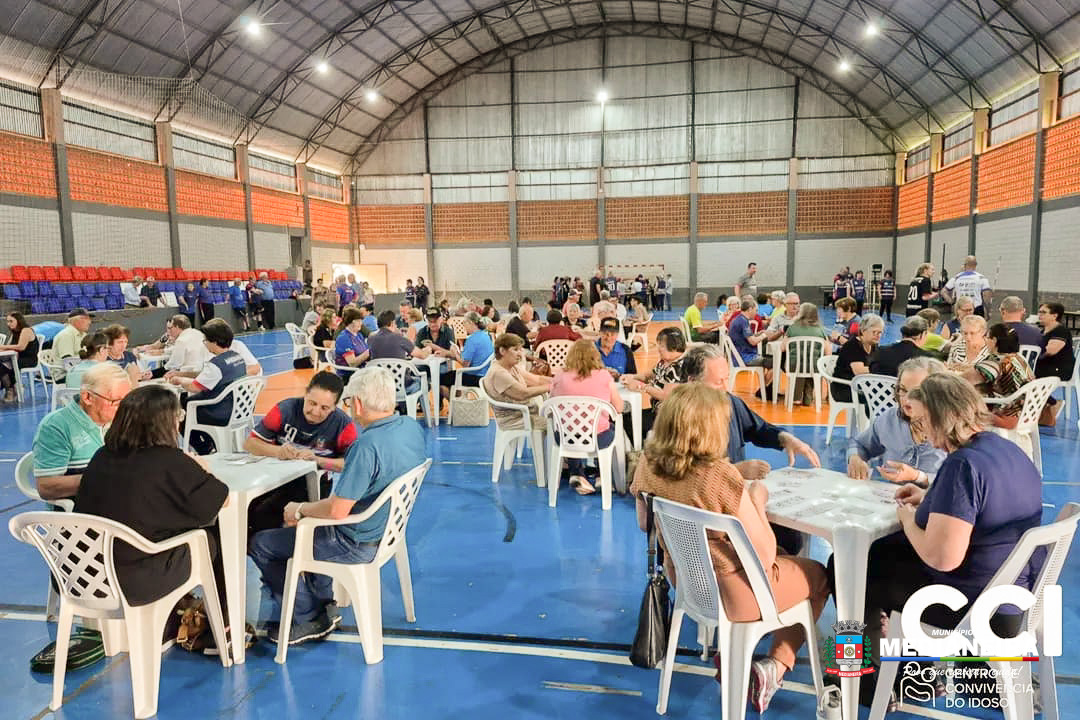 Medianeira celebra o Mês da Pessoa Idosa com eventos e homenagens 5 Baile dos Anos 60 em Medianeira
