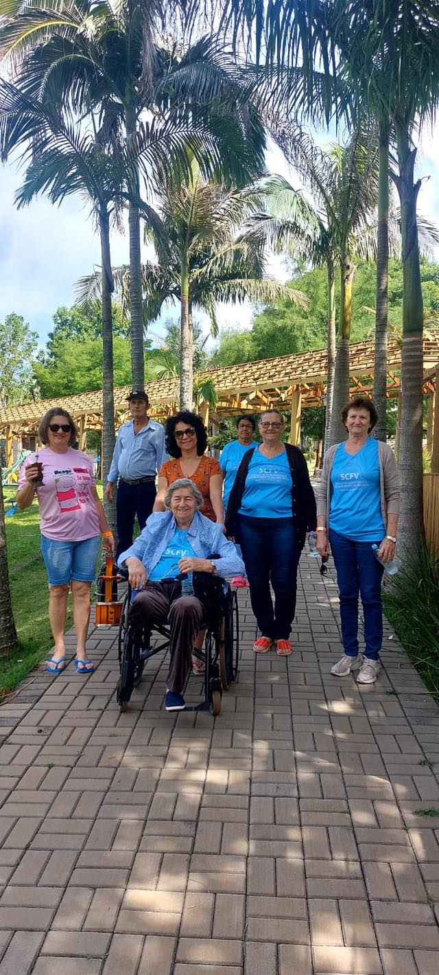 Idosos de Entre Rios do Oeste participam de viagem ao Thermas Maestro 2 Idosos de Entre Rios do Oeste no Thermas Maestro