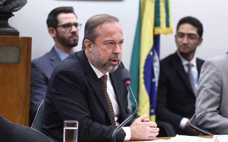 Brasil quer fim dos gastos socioambientais de Itaipu a partir de 2027