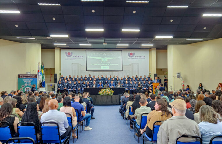 Formatura de 56 novos guardas municipais reforça segurança em Foz do Iguaçu 3 Formatura de 56 novos guardas municipais reforça segurança em Foz do Iguaçu