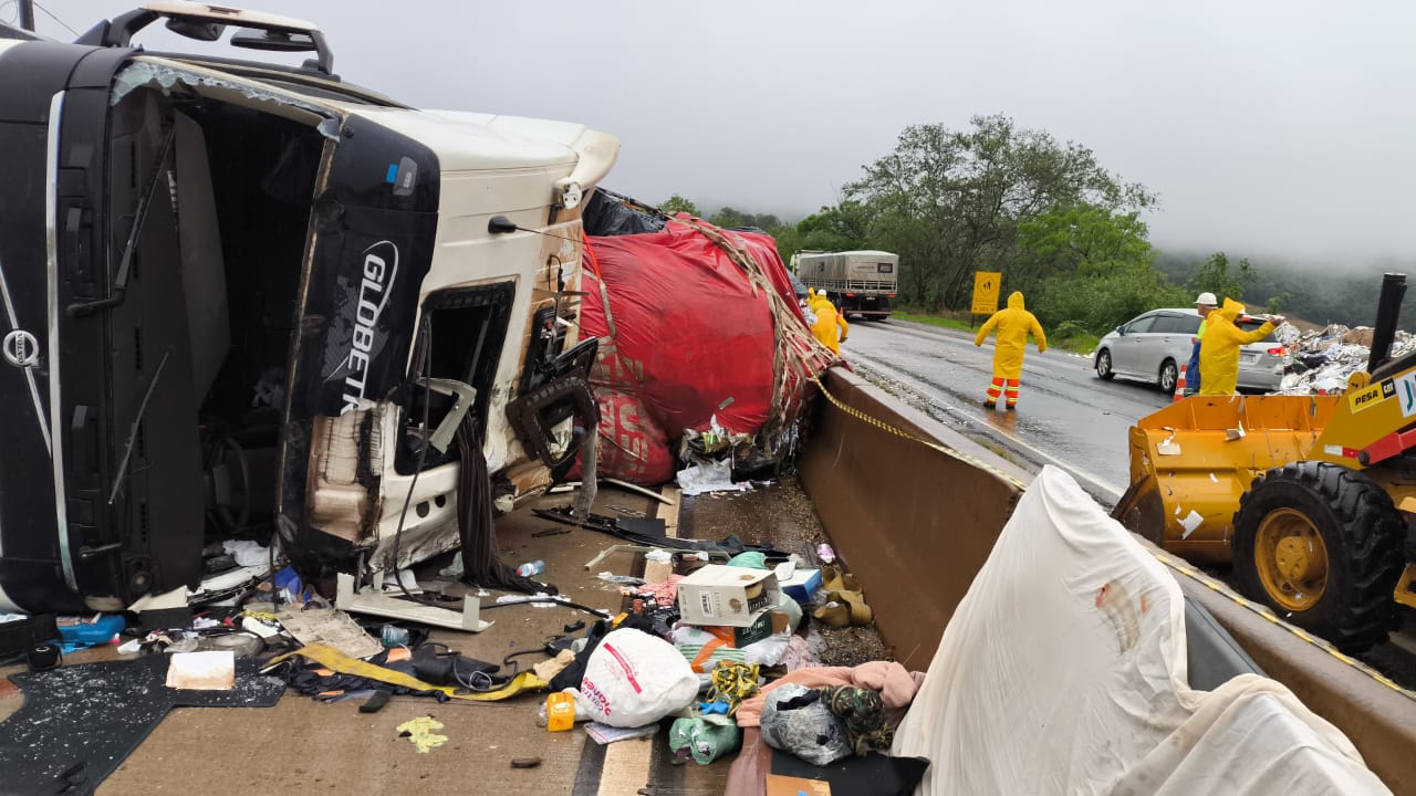 🚨 Tragédia na BR-163: colisão em defensa seguida de tombamento deixa um morto no km 171