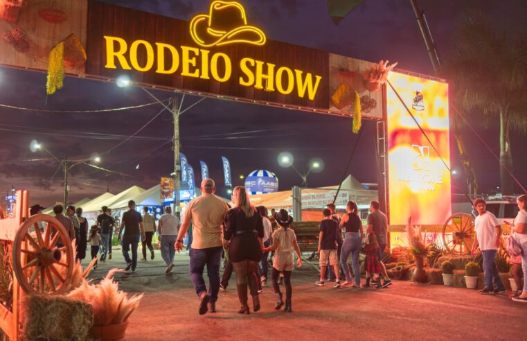 Rodeio Show de Santa Terezinha de Itaipu reúne 15 mil pessoas na abertura